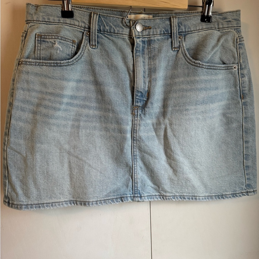 Universal Thread Light Wash Denim Mini skirt